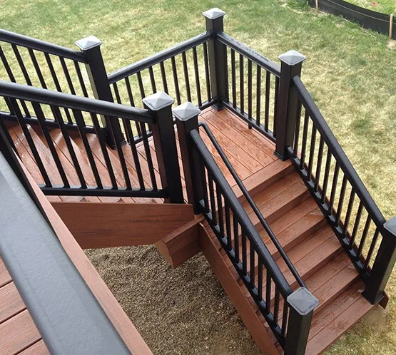 Powder-coated aluminum railings for enhanced durability & corrosion resistance.